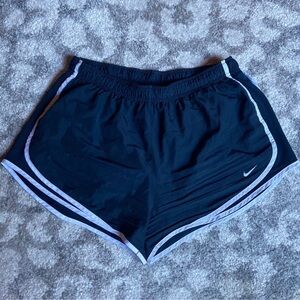 Nike Swoosh Dri-Fit Tempo Dry Running Shorts Women’s XL, Navy and white